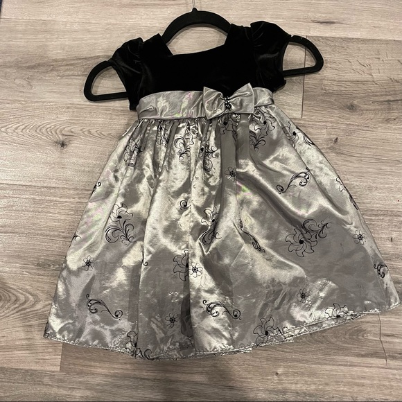 Jayne Copland Formal Dress Velvet and Satin Sweet Flower Girl Size 2T - Picture 7 of 9